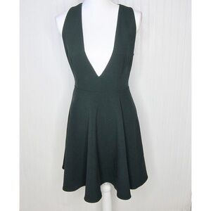 Six-Crisp-Days Deep Plunge Dress Size S